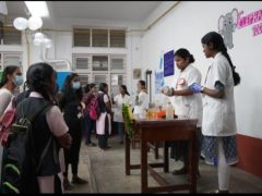 എറണാകുളം സെൻറ് തെരേസാസ് കോളേജിൽ സ്കൂൾ വിദ്യാർത്ഥികൾക്കായി ശാസ്ത്ര പ്രദർശനം
