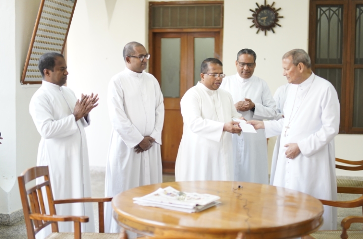  നിർധനരായ കാൻസർ രോഗികൾക്ക് കൈത്താങ്ങായി ഒരു പുസ്തകം