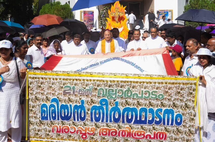  വല്ലാർപാടത്തേക്ക് തീർത്ഥാടക പ്രവാഹം
